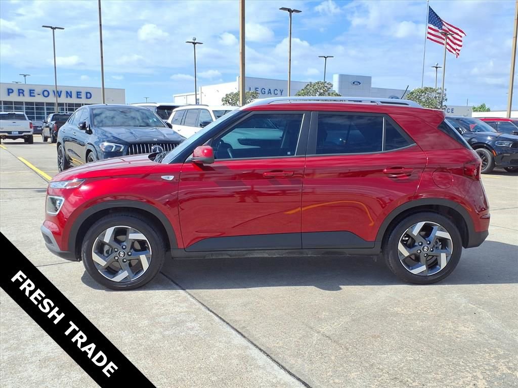 Used 2024 Hyundai Venue Limited image 3