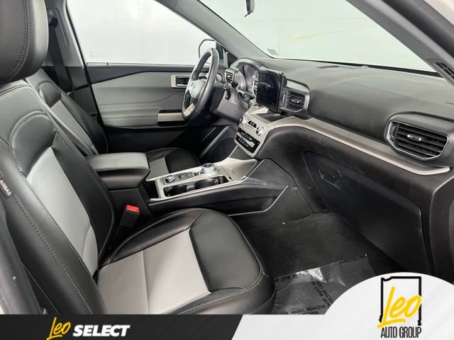 Used 2023 Ford Explorer XLT w/ Equipment Group 202A AWD/4WD image 21