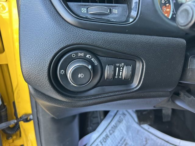 Used 2018 Jeep Renegade Altitude image 18