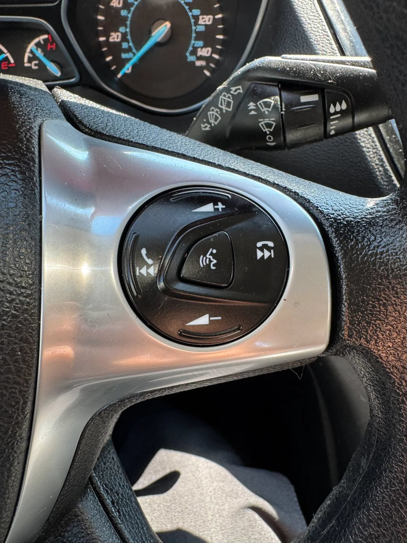 Used 2015 Ford Escape S FWD image 13