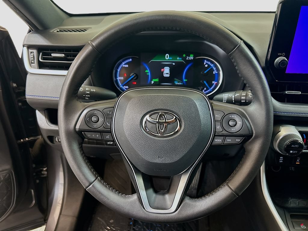 Used 2024 Toyota RAV4 XSE AWD/4WD image 9
