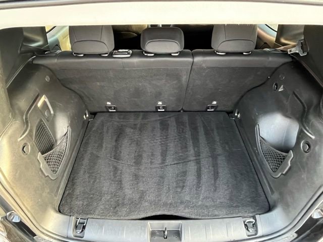 Used 2020 Jeep Renegade Latitude w/ Cold Weather Group image 28