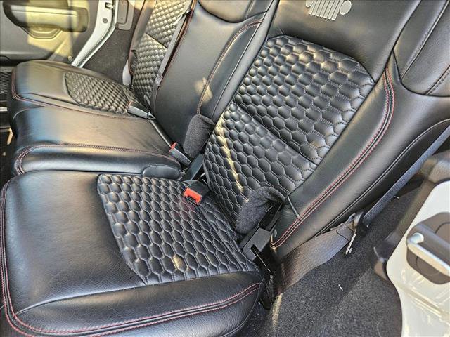 Used 2023 Jeep Wrangler Unlimited Rubicon image 15