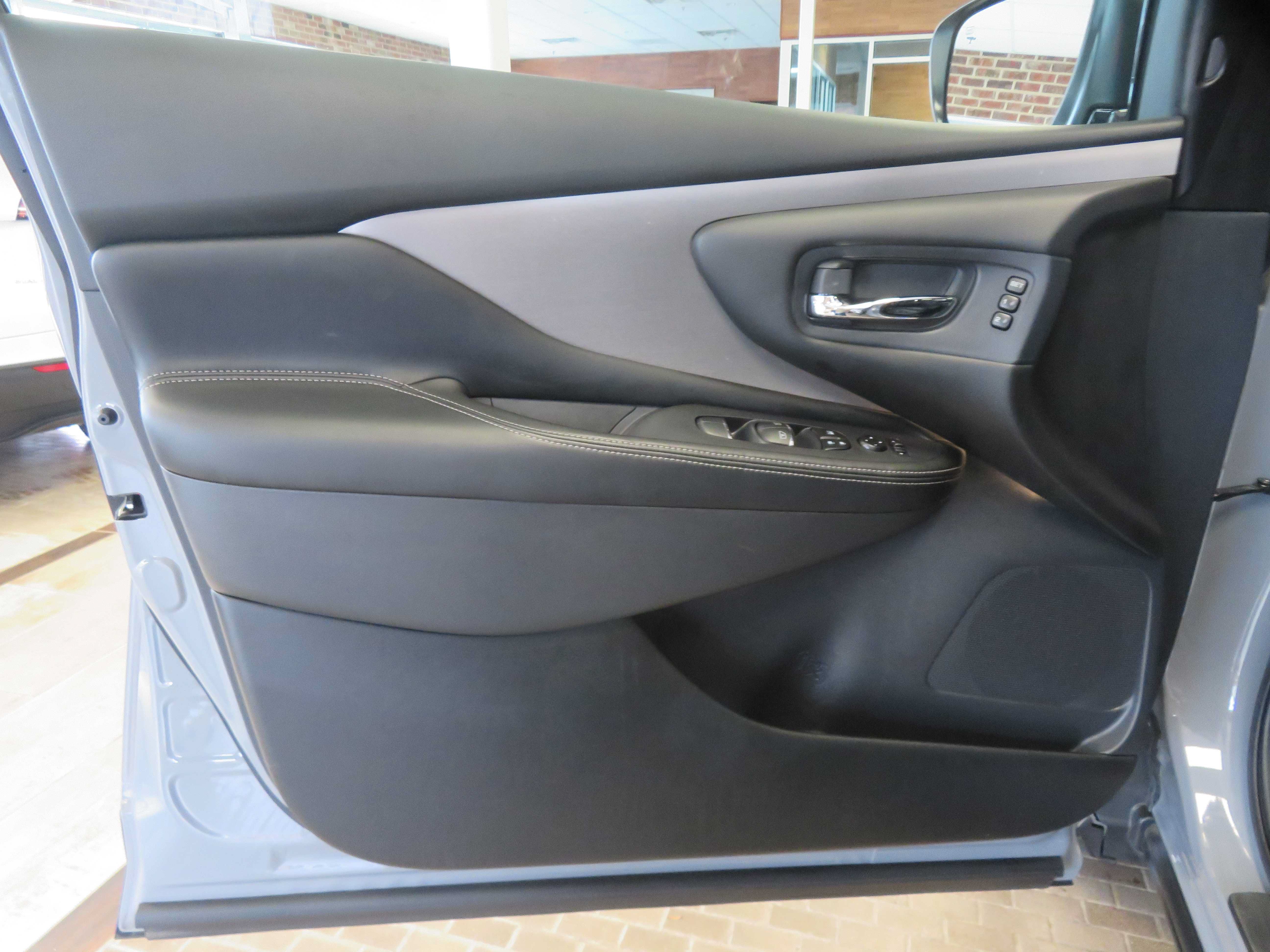 Used 2024 Nissan Murano SL AWD/4WD image 13