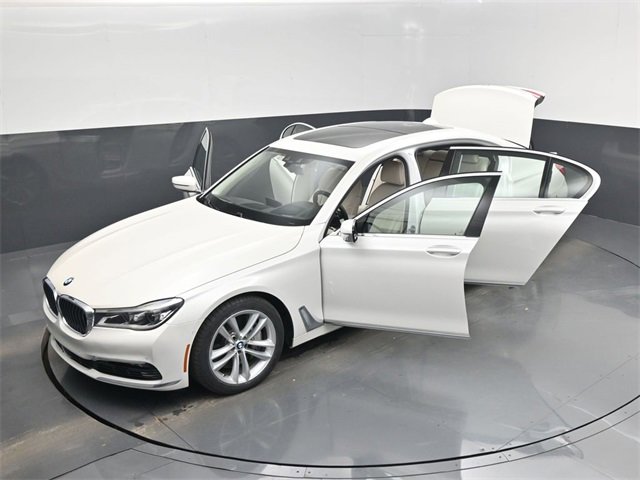 Used 2017 BMW 750i image 60