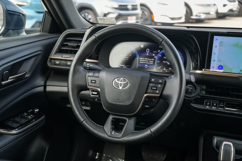 Used 2026 Toyota Crown AWD/4WD image 12