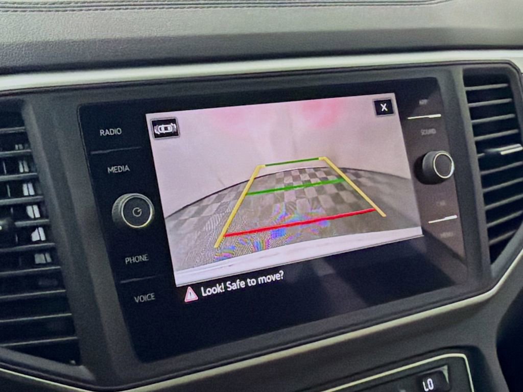 Used 2021 Volkswagen Atlas Cross Sport SE image 16