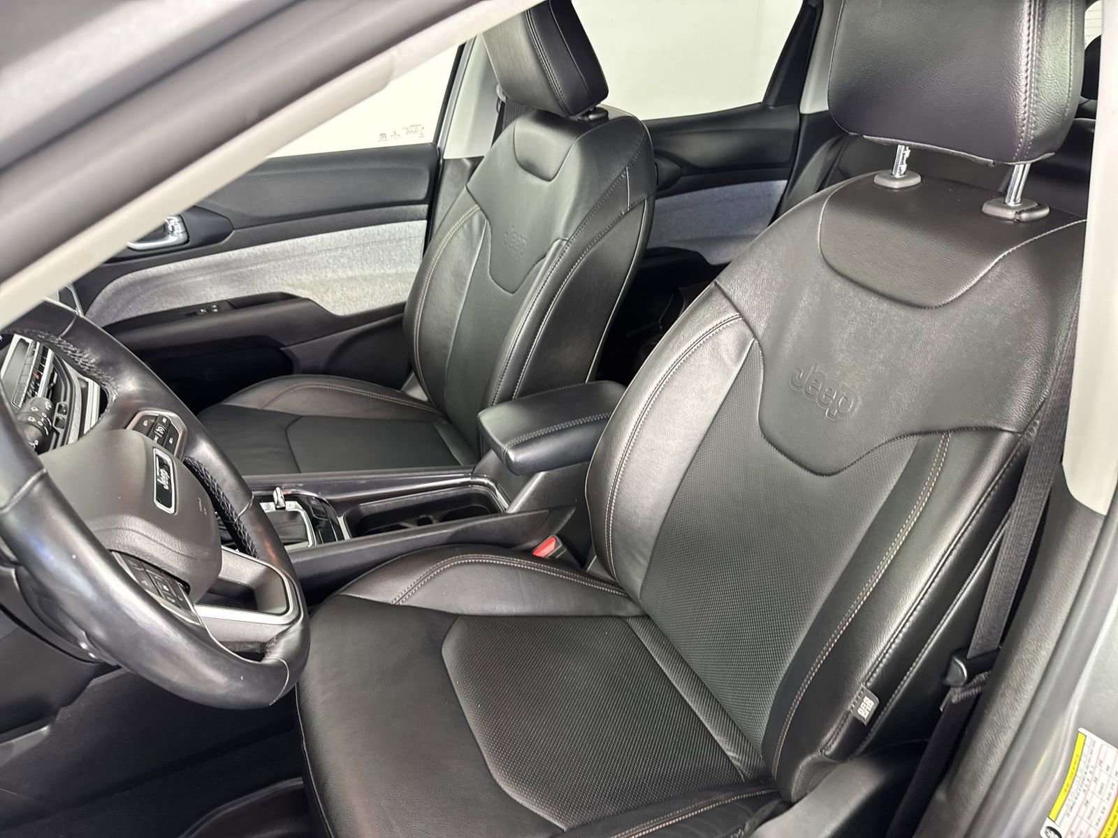 Used 2022 Jeep Compass Latitude image 18