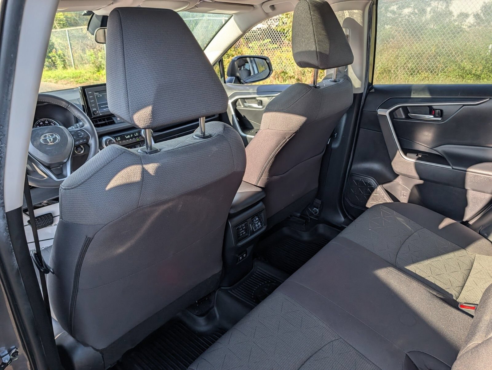 Used 2021 Toyota RAV4 XLE w/ Convenience Package AWD/4WD image 21