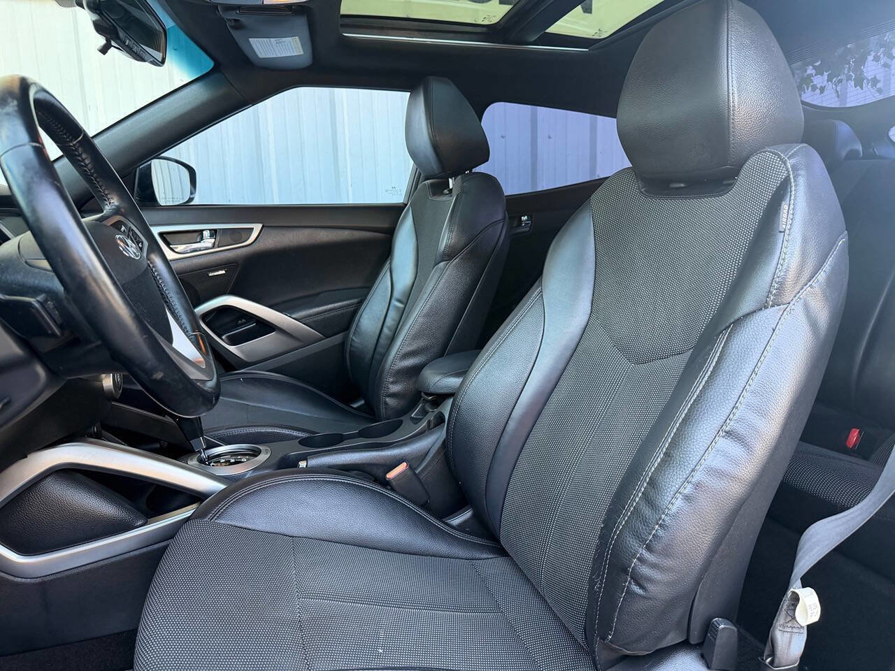 Used 2016 Hyundai Veloster w/ Option Group 03 FWD image 12