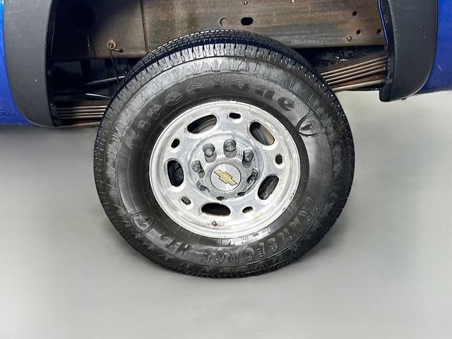 Used 2004 Chevrolet Silverado 2500 LS w/ Snow Plow Prep Package AWD/4WD image 10