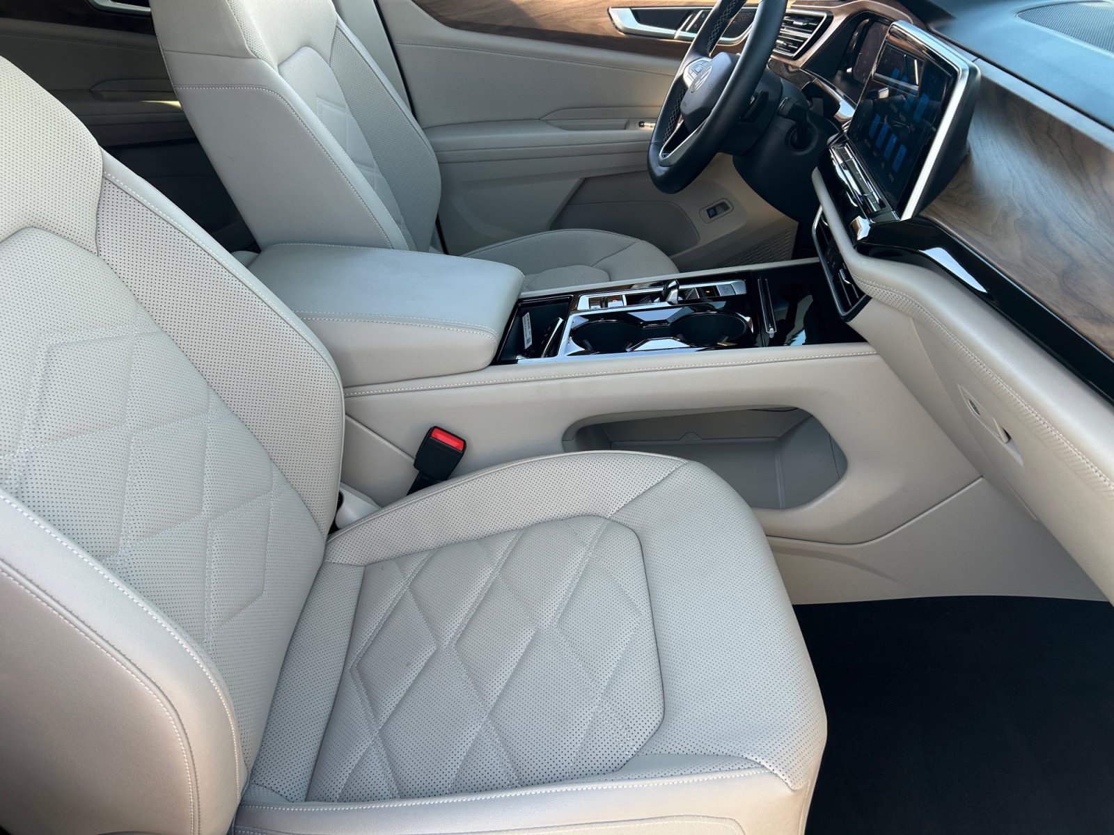 Certified 2026 Volkswagen Atlas SE FWD image 18