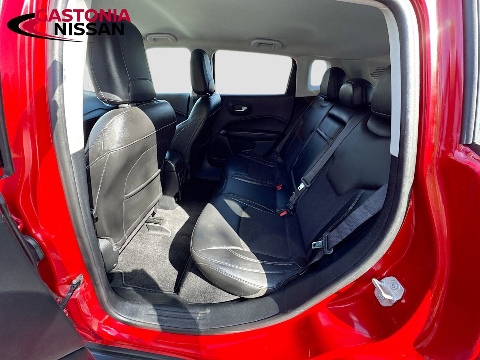 Used 2018 Jeep Compass Latitude image 30