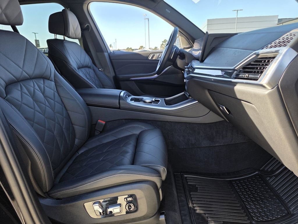 Used 2025 BMW X5 sDrive40i w/ Climate Comfort Package image 28