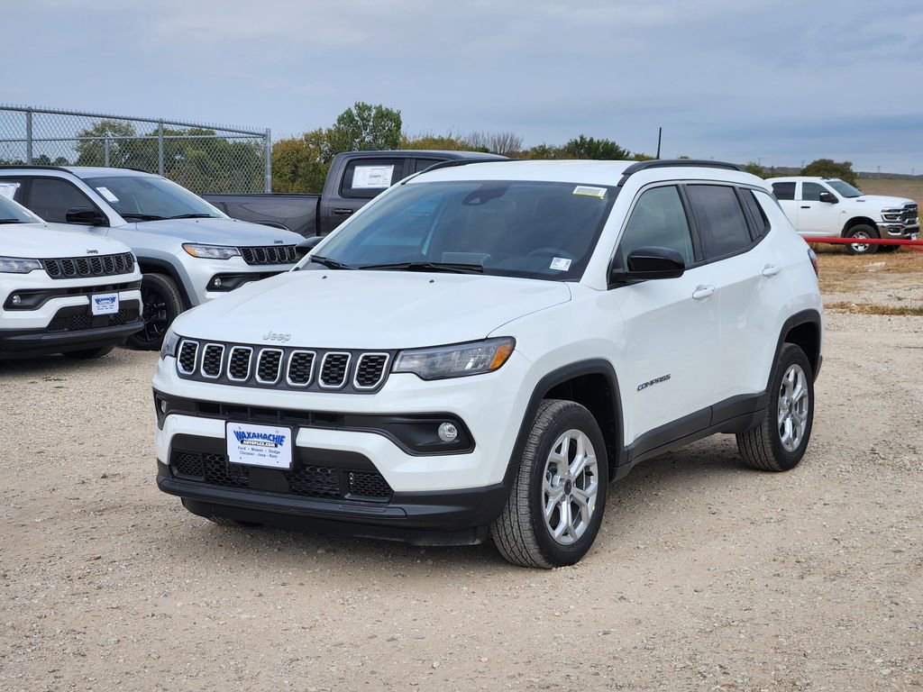 New 2026 Jeep Compass Latitude image 2
