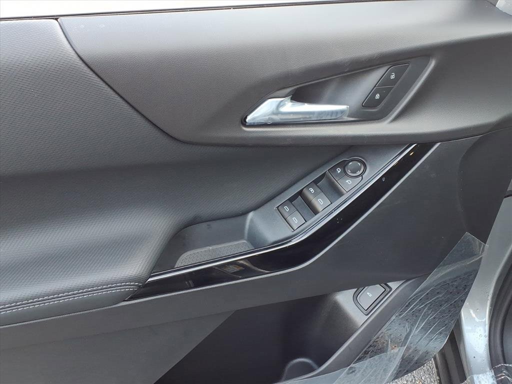 New 2026 Chevrolet Equinox LT w/ Convenience Package II image 16