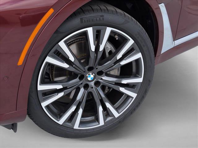 Used 2025 BMW X7 xDrive40i w/ Parking Assistance Package image 26