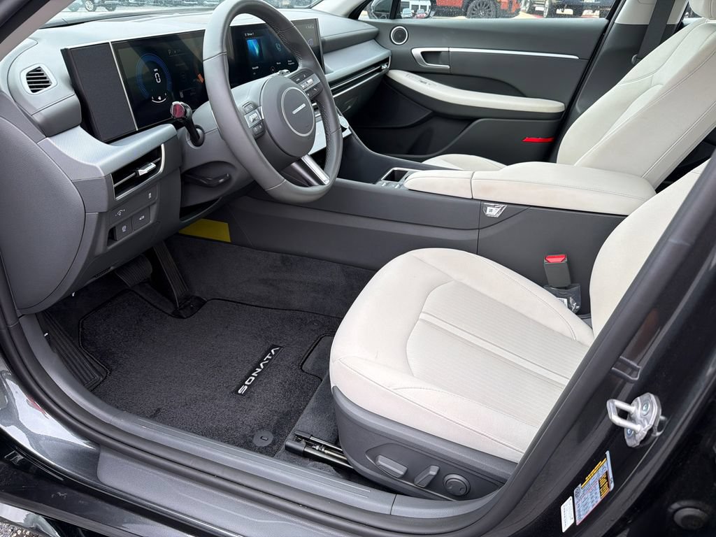 Certified 2026 Hyundai Sonata SEL FWD image 9