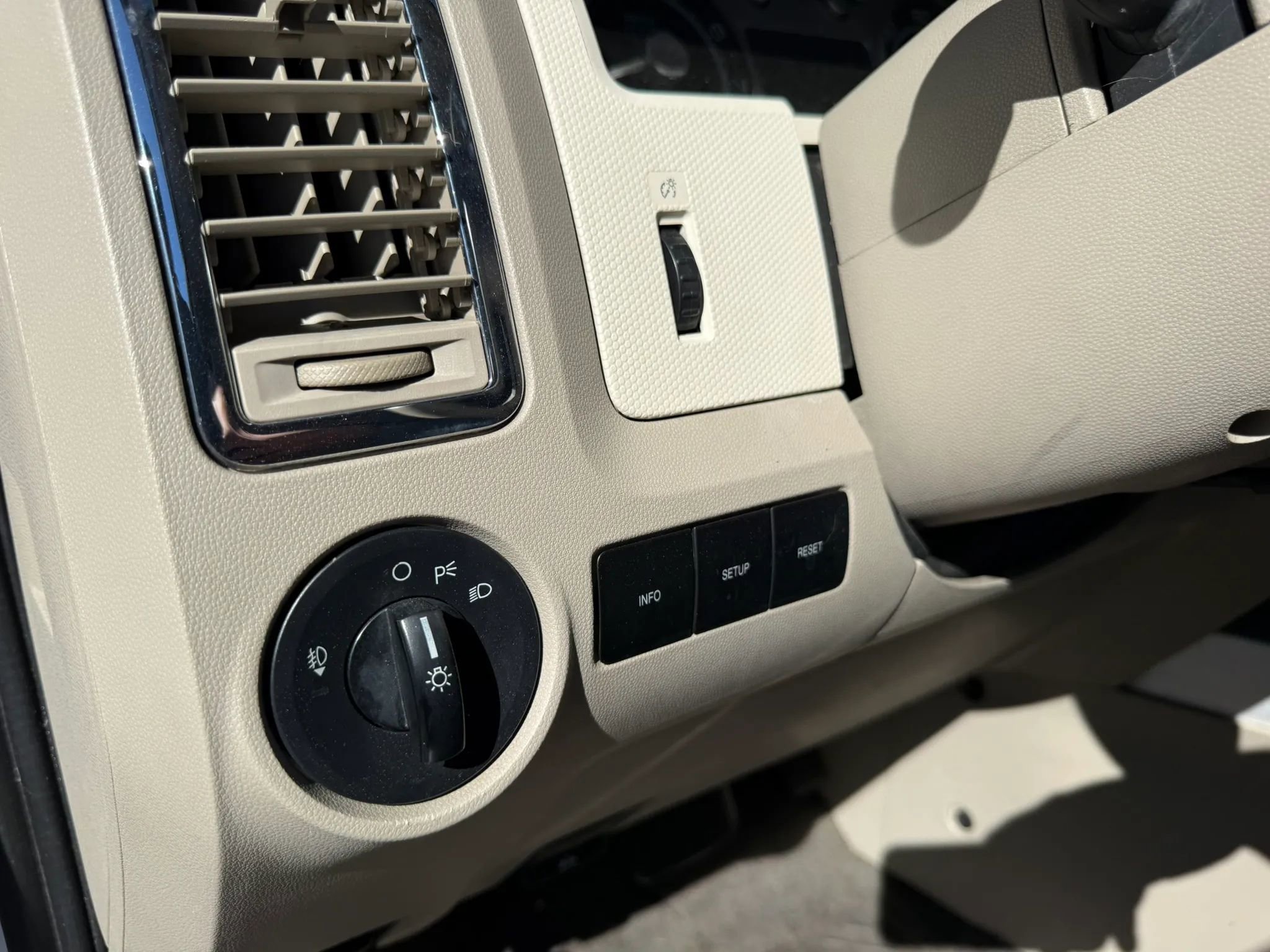 Used 2008 Mercury Mariner 2WD V6 image 14