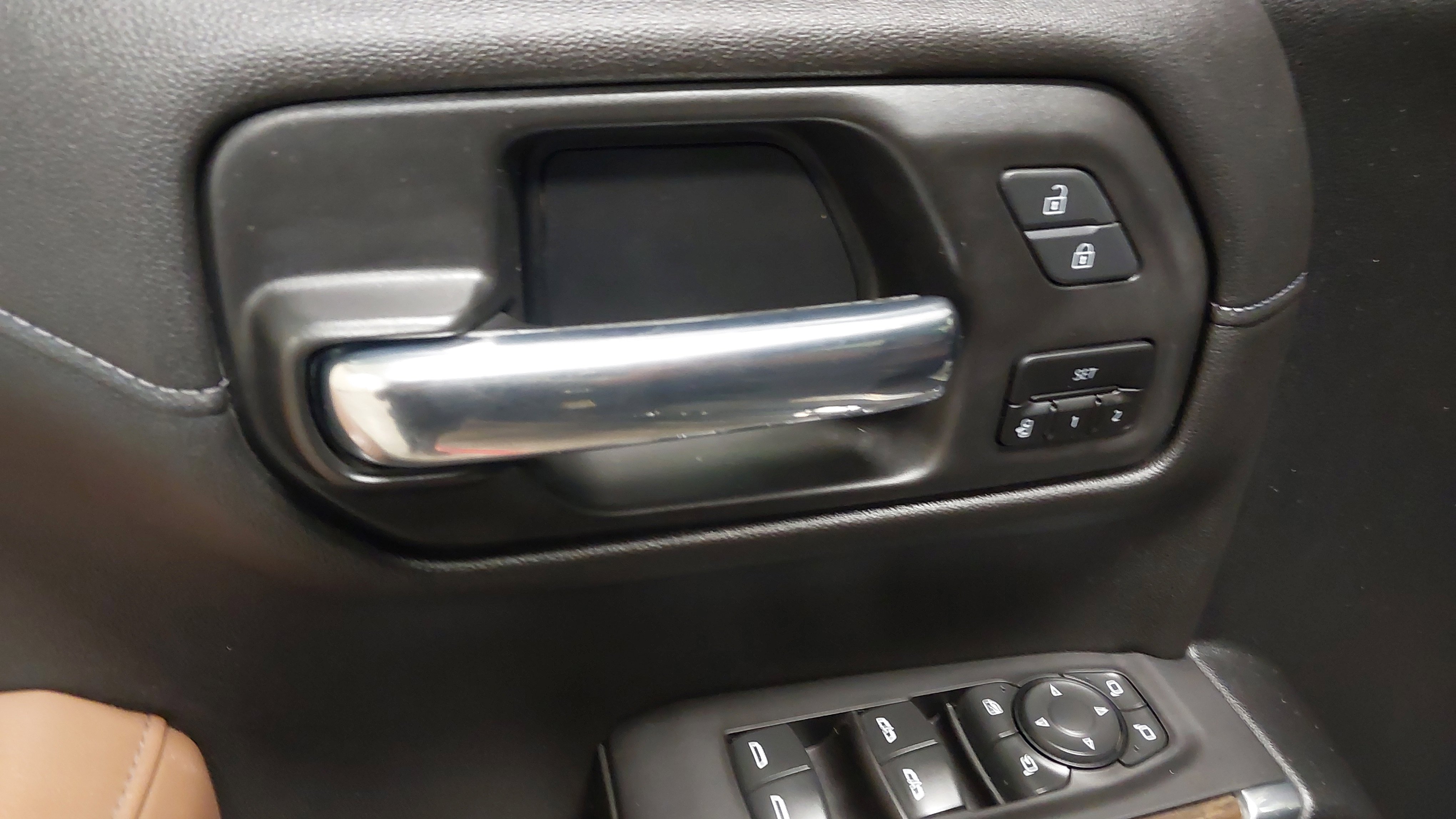 Used 2021 Chevrolet Silverado 1500 High Country w/ Technology Package image 25