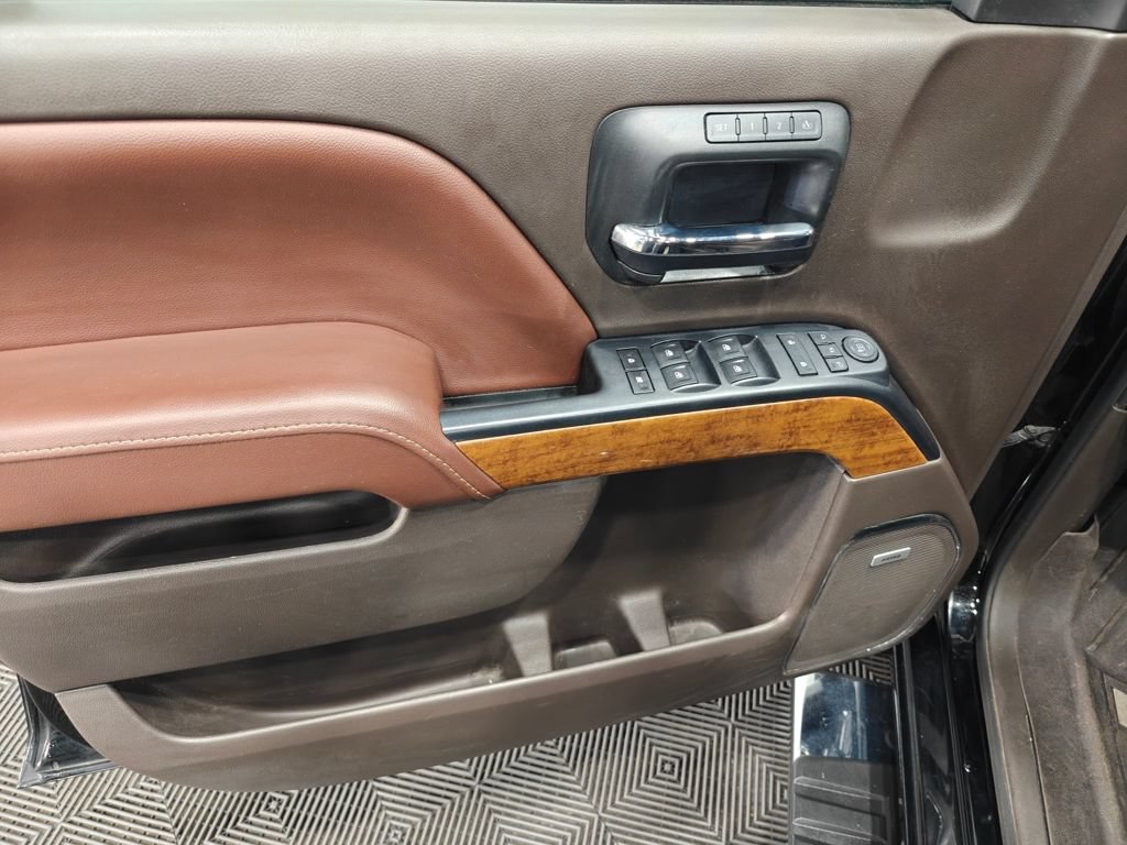 Used 2016 Chevrolet Silverado 1500 High Country w/ High Country Premium Package AWD/4WD image 45