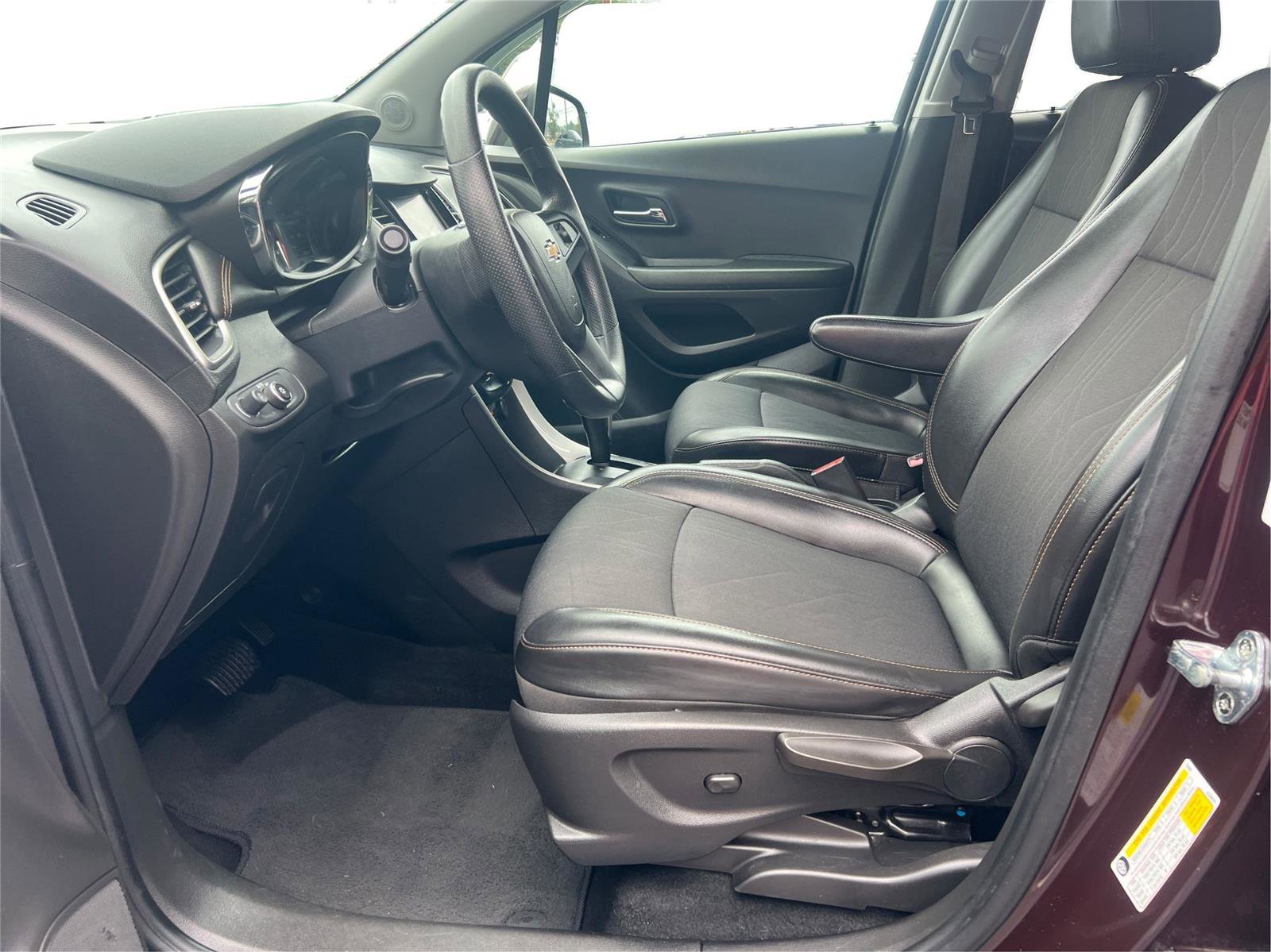 Used 2021 Chevrolet Trax LT image 10