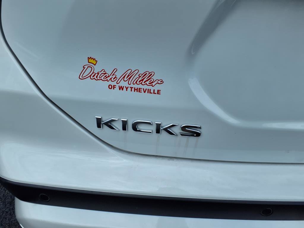 New 2025 Nissan Kicks Play S FWD image 6