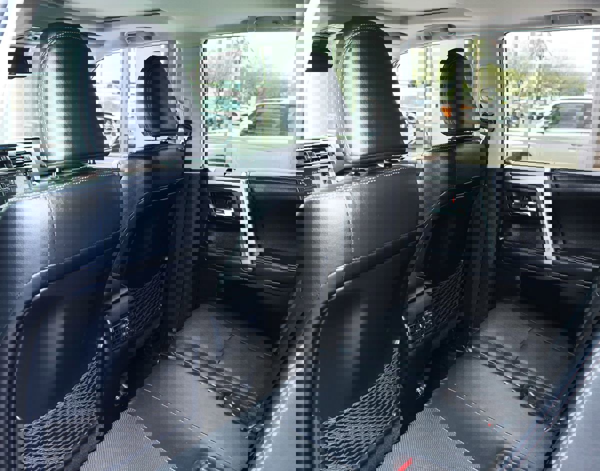 Used 2022 Toyota 4Runner Limited AWD/4WD image 36