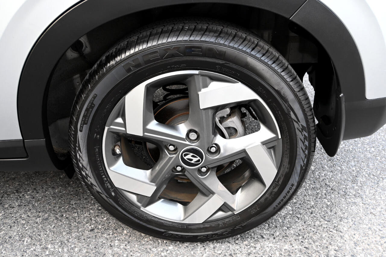Used 2022 Hyundai Venue SEL image 37
