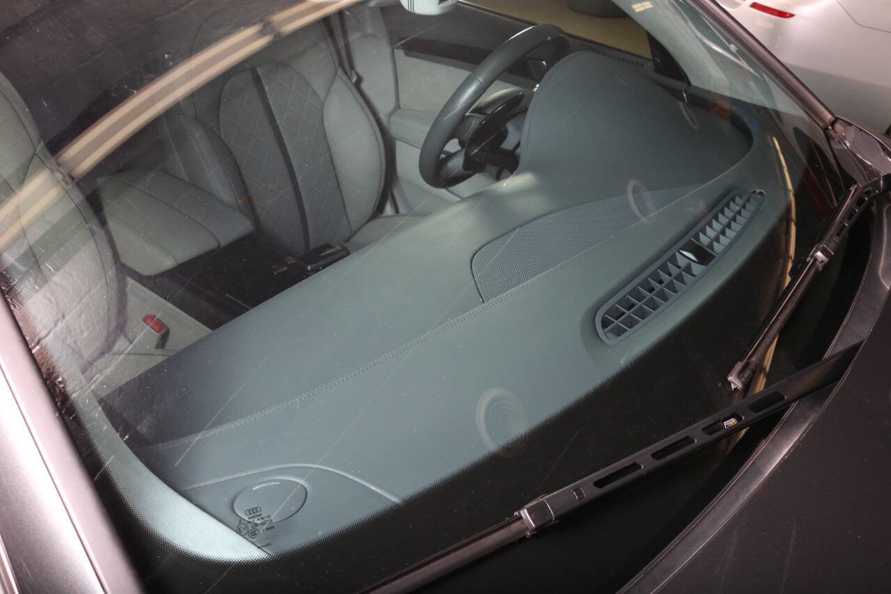 Used 2014 Audi S8 AWD/4WD image 45