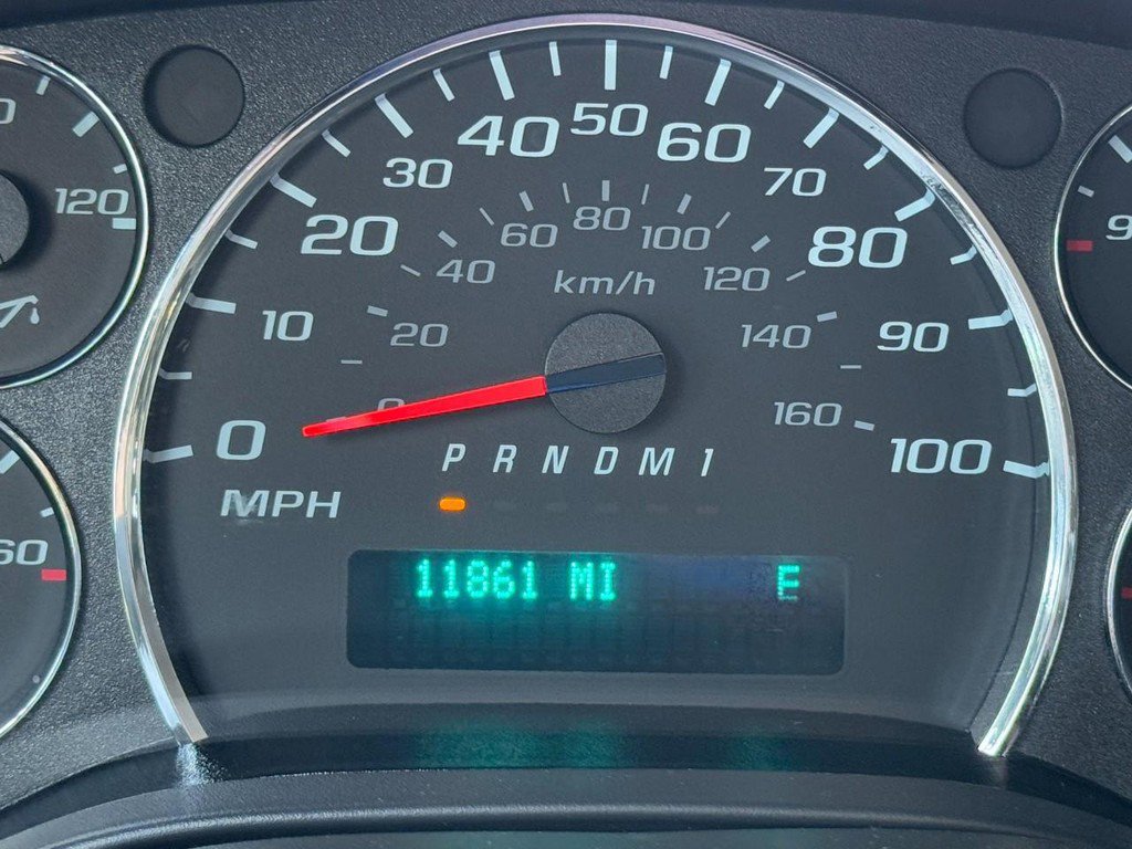 Used 2025 Chevrolet Express 3500 LT w/ LT Preferred Equipment Group RWD image 22