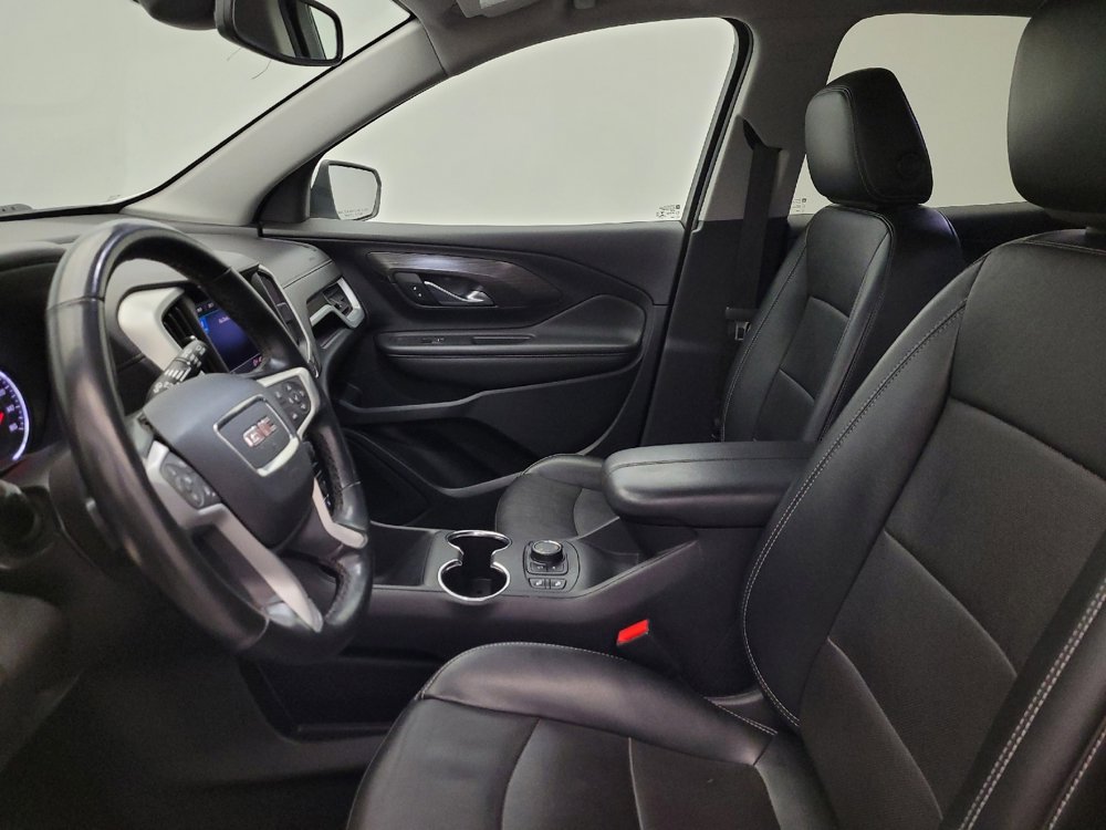 Used 2023 GMC Terrain SLT image 17