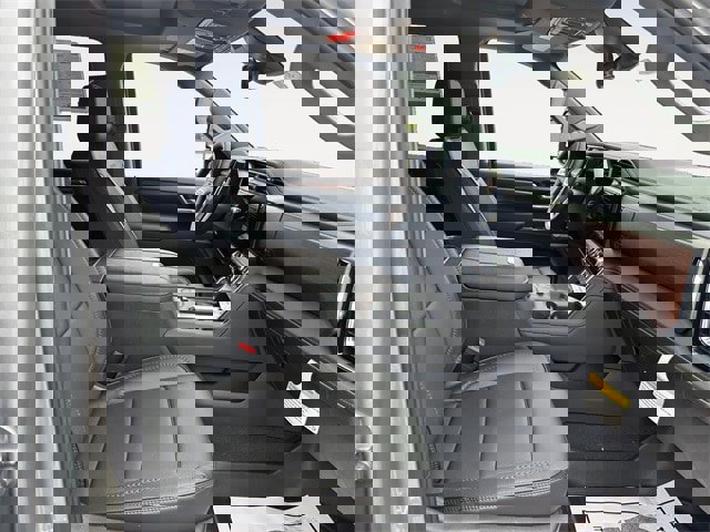 New 2025 GMC Sierra 2500 Denali w/ Denali Reserve Package image 15