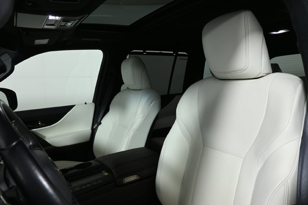 Used 2024 Lexus LX 600 4WD w/ Appearance Package image 17