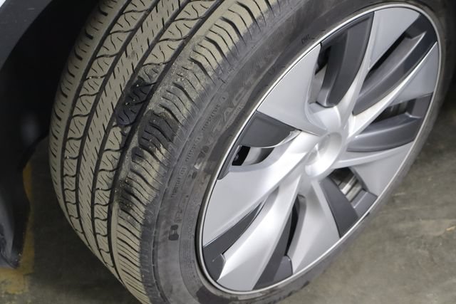 Used 2023 Tesla Model Y Long Range AWD/4WD image 37