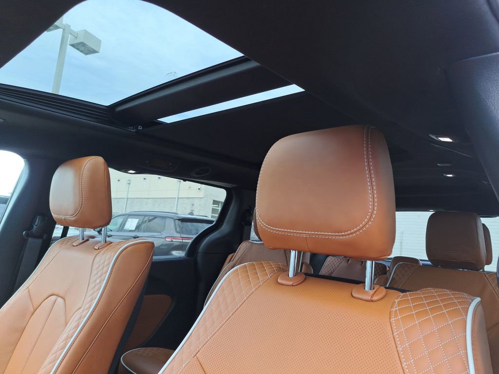 New 2026 Chrysler Pacifica Pinnacle w/ Trailer Tow Group image 11