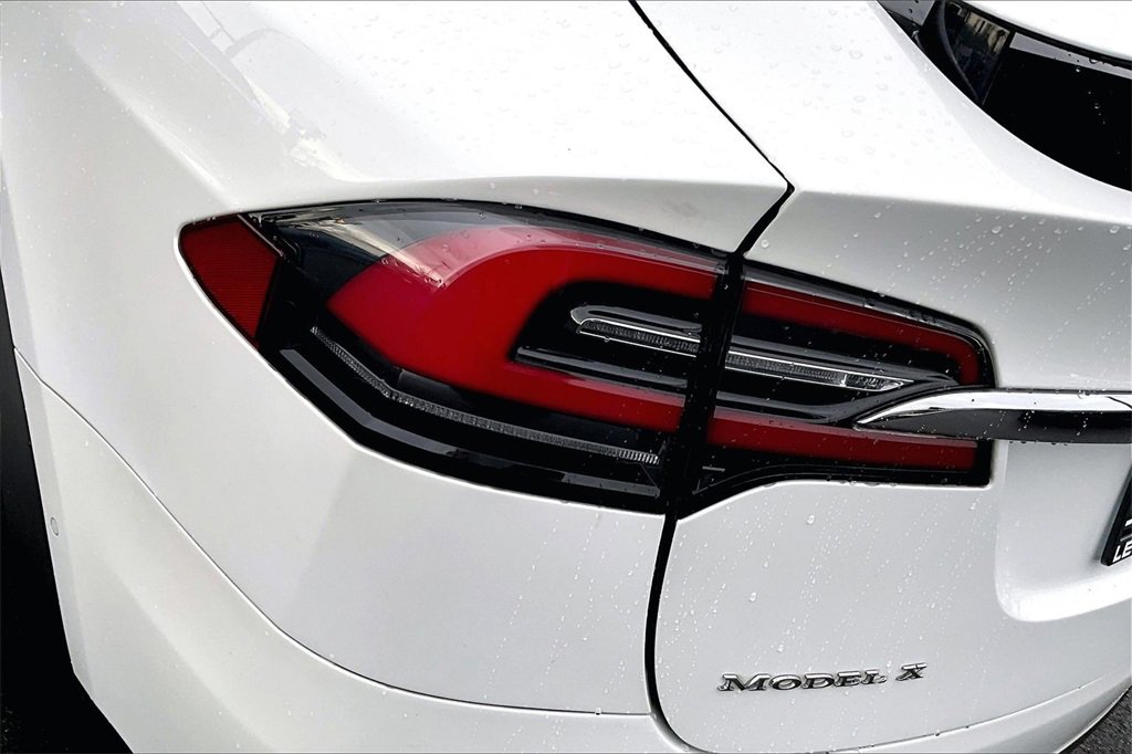 Used 2016 Tesla Model X 90D image 30