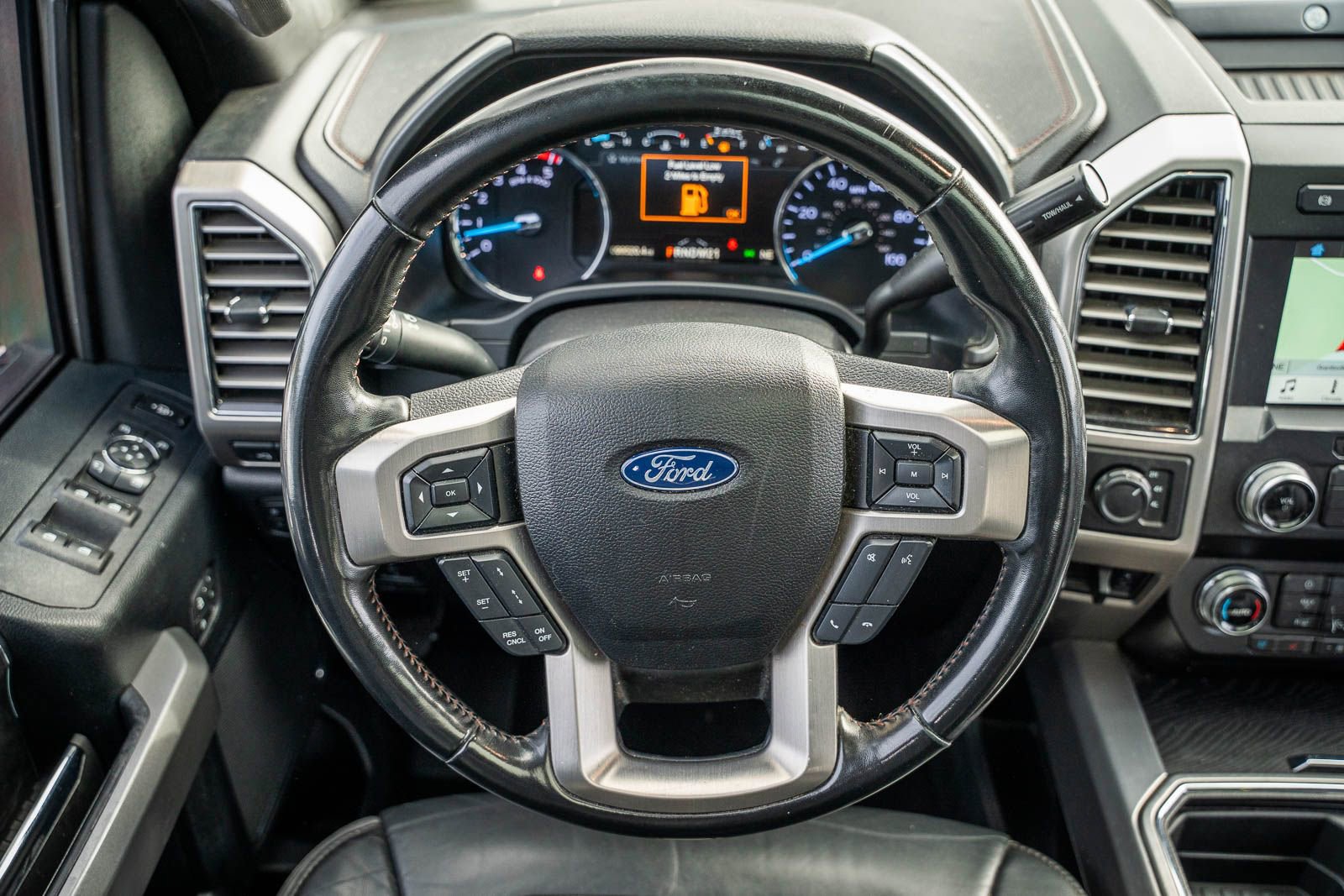 Certified 2019 Ford F250 Platinum w/ Platinum Ultimate Package AWD/4WD image 33