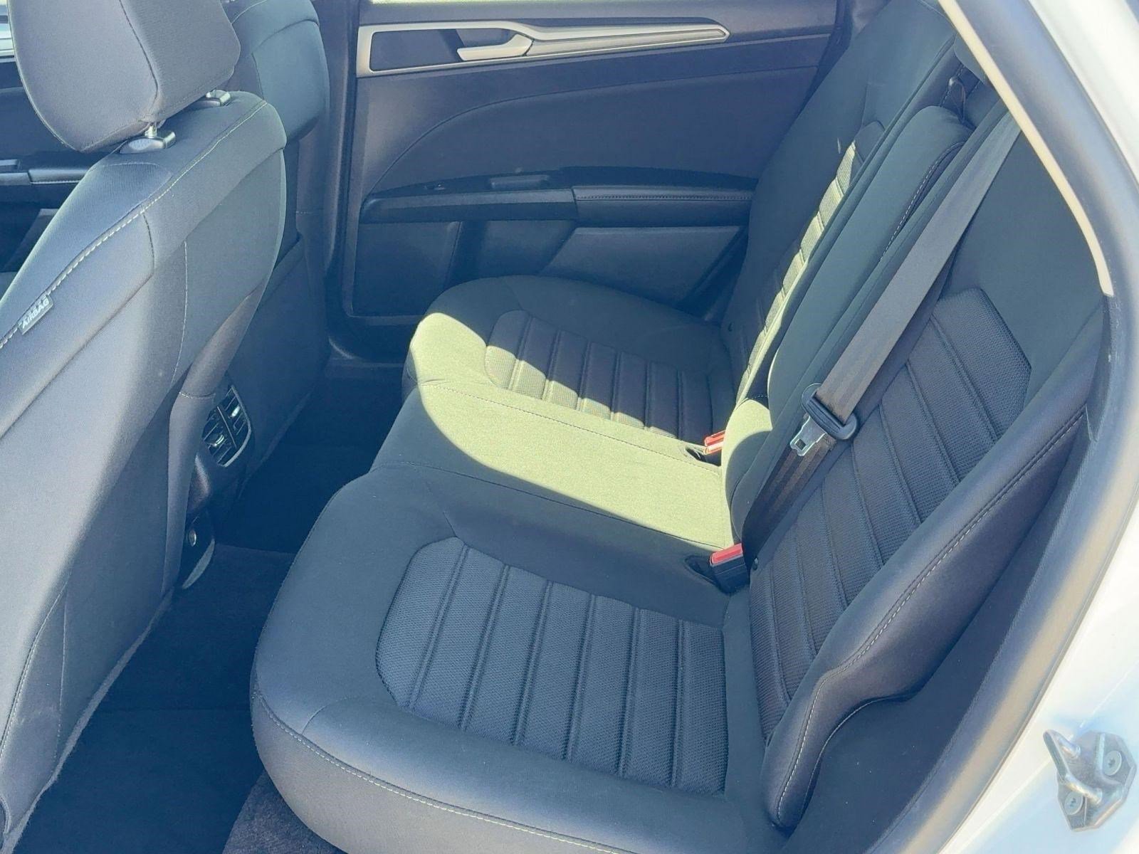 Used 2020 Ford Fusion SE image 14