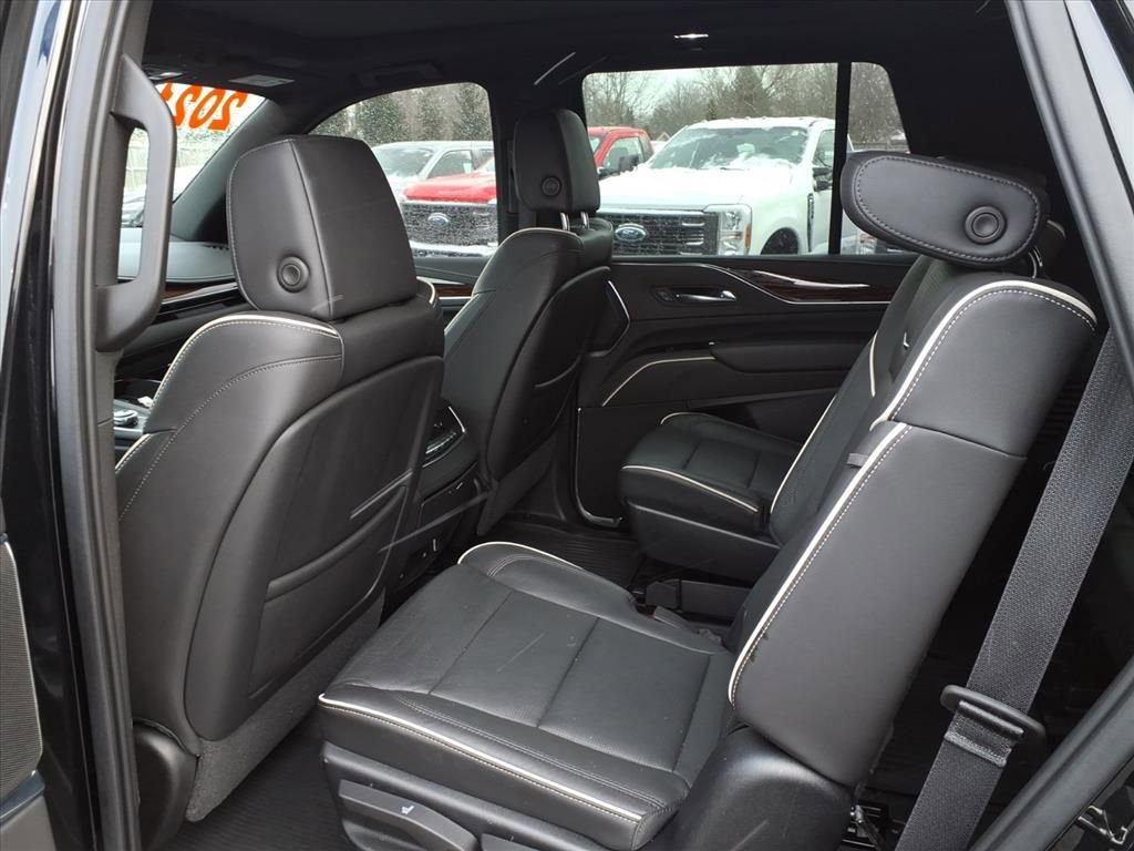 Used 2021 Cadillac Escalade Premium Luxury image 26