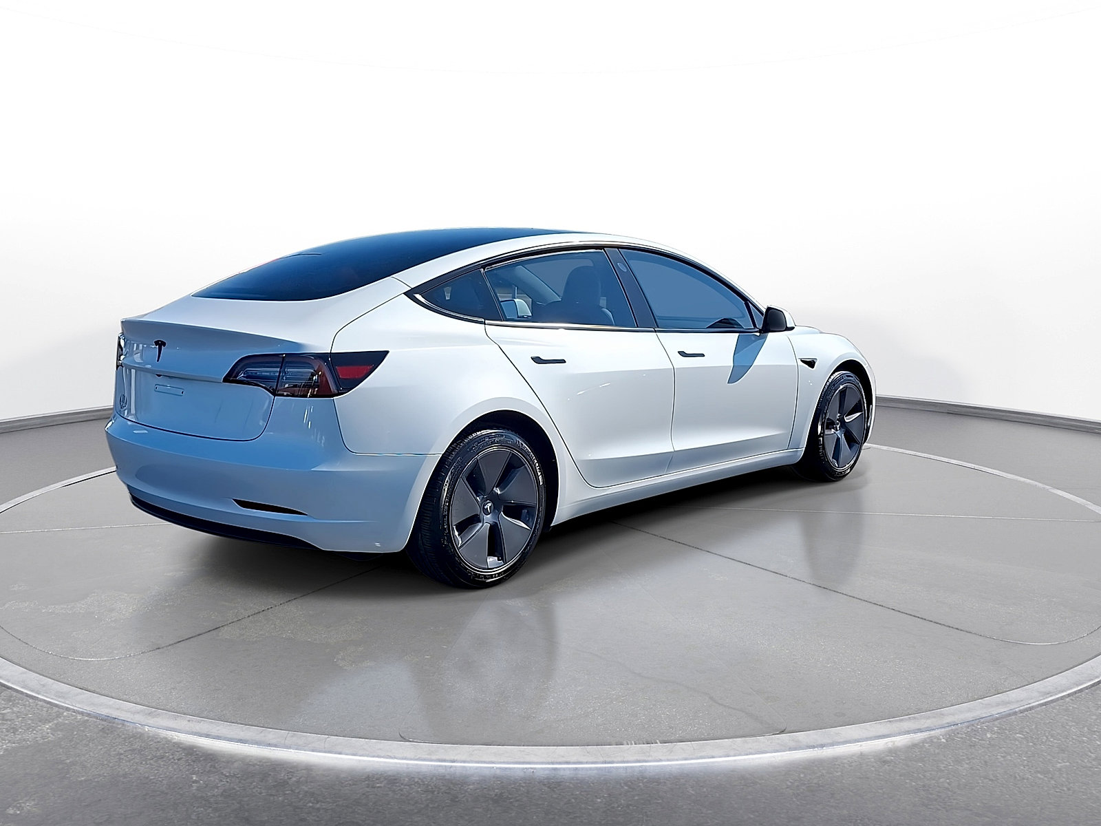 Used 2023 Tesla Model 3 Standard Range image 8