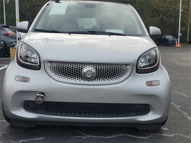 Used 2017 smart fortwo passion image 2