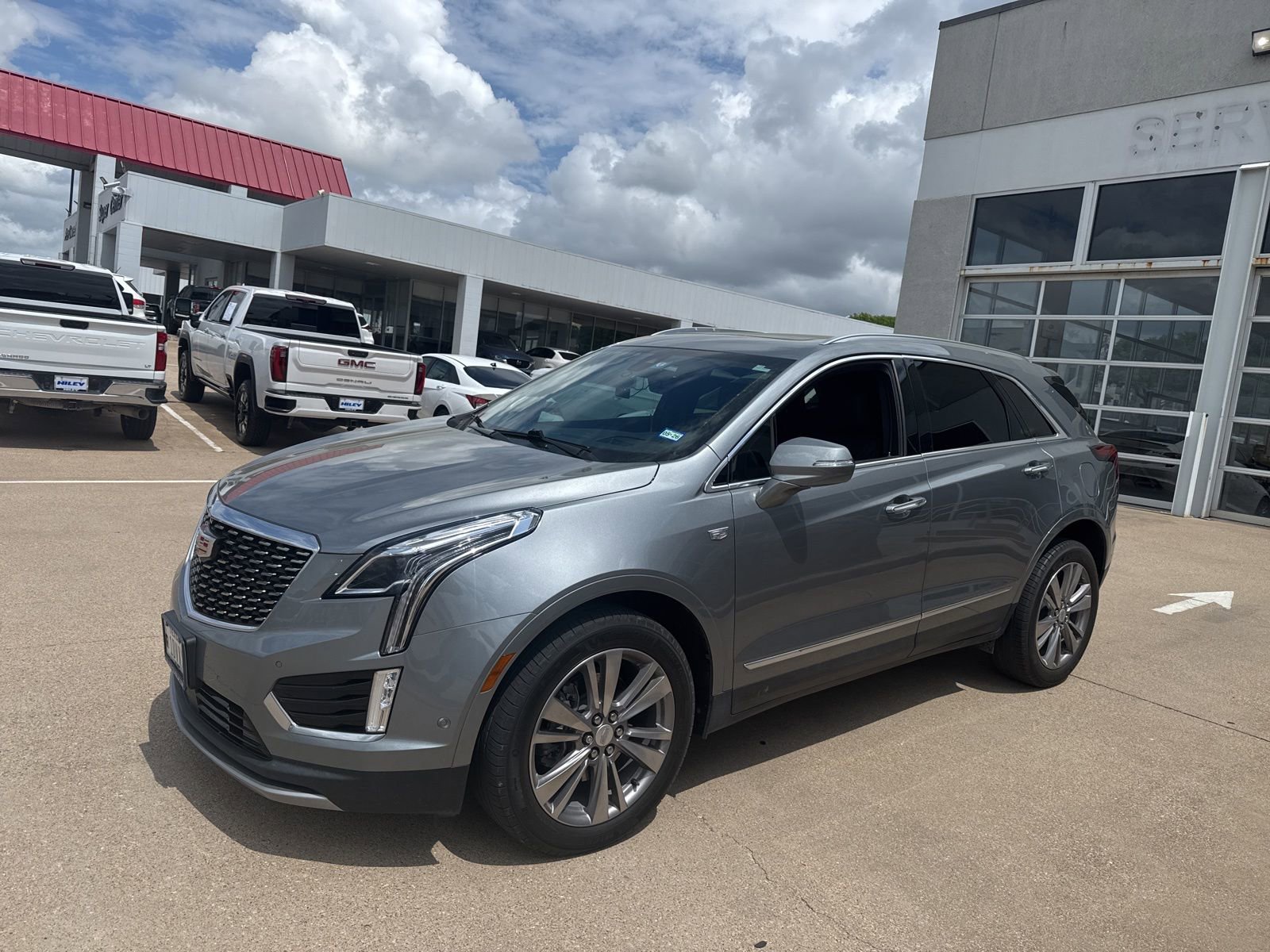 Used 2023 Cadillac XT5 Premium Luxury w/ Technology Package image 1