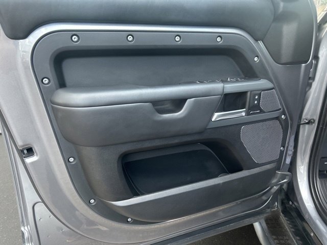 Used 2023 Land Rover Defender 110 X image 18