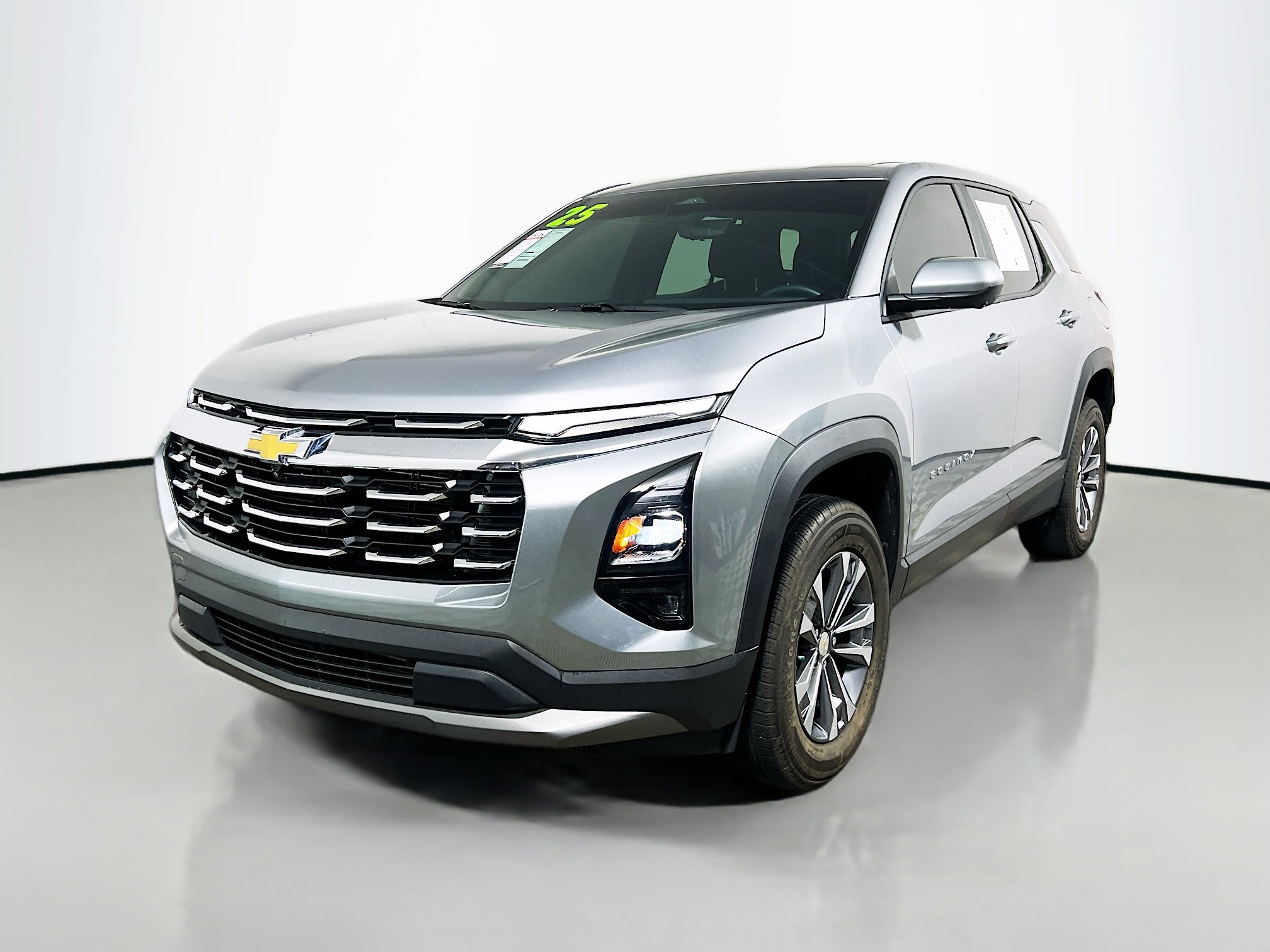 Used 2025 Chevrolet Equinox LT w/ Safety and Technology Package image 10