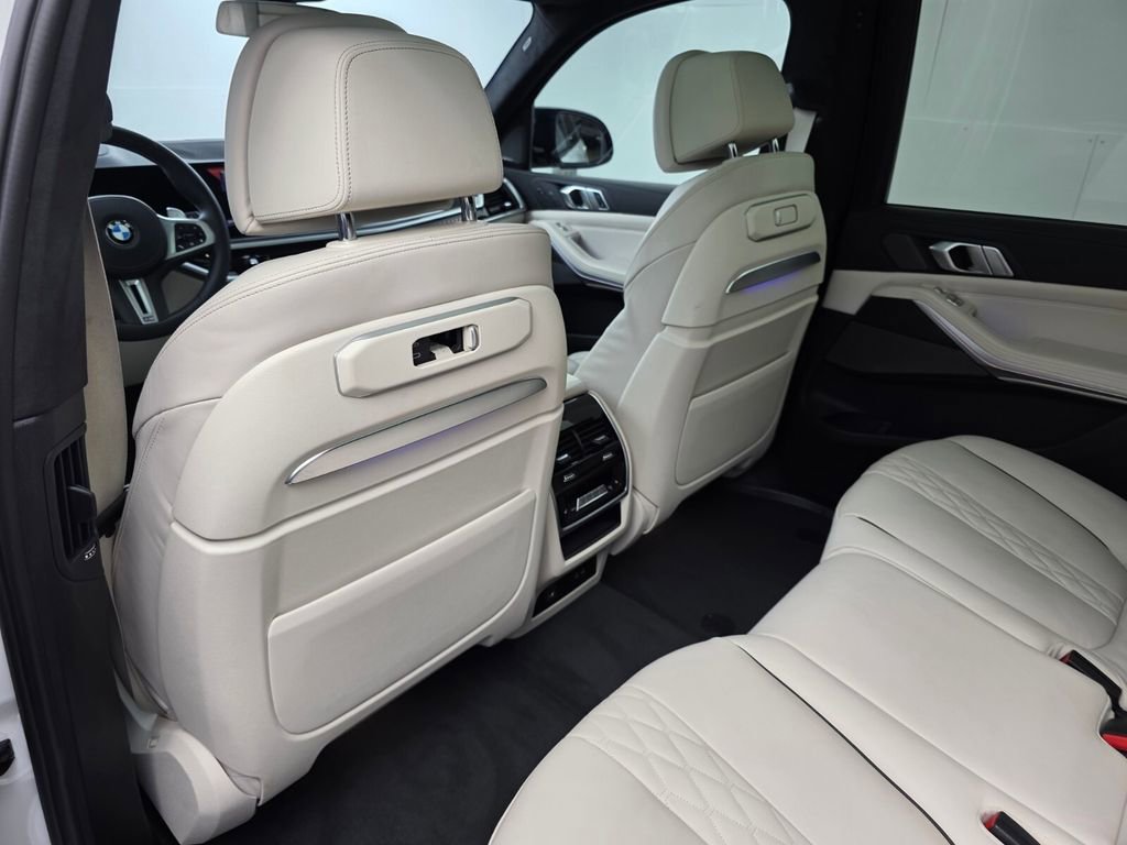 Used 2023 BMW X7 M60i w/ Executive Package AWD/4WD image 15