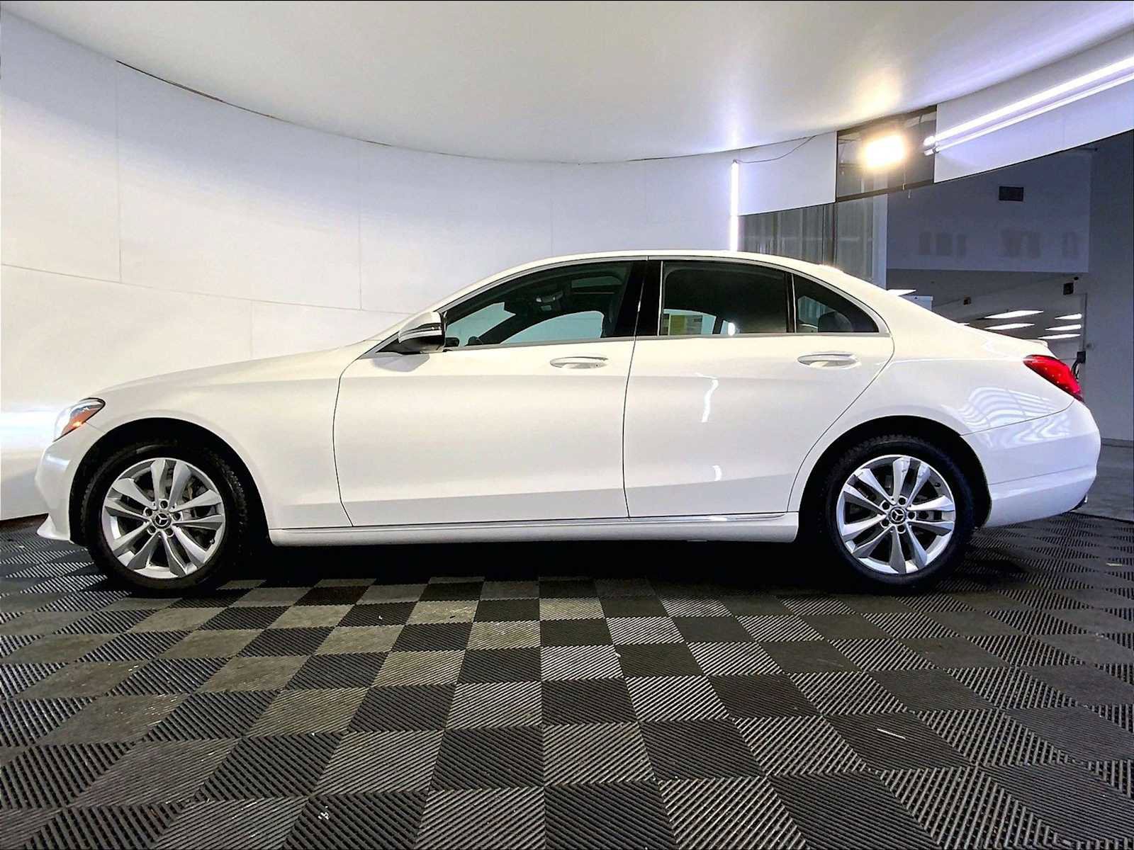 Used 2019 Mercedes-Benz C 300 4MATIC Sedan image 2