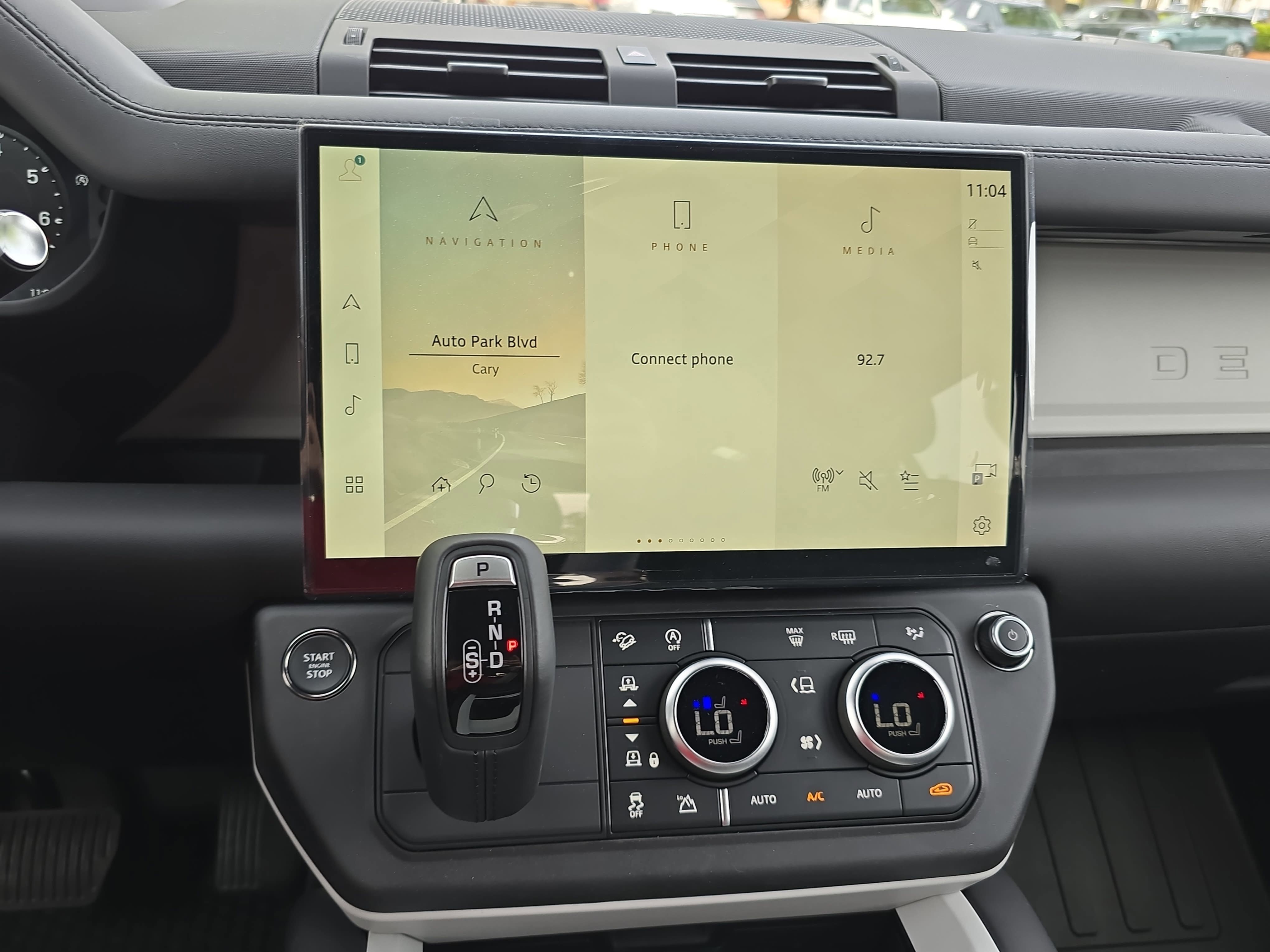 New 2026 Land Rover Defender 110 X-Dynamic SE AWD/4WD image 19