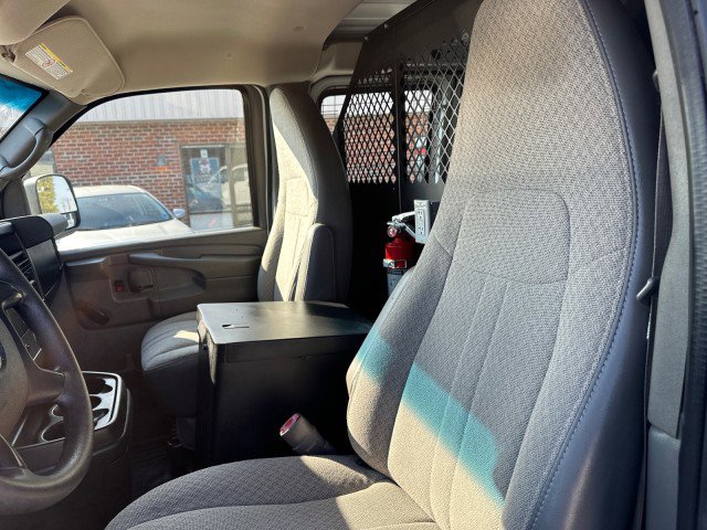 Used 2012 Chevrolet Express 2500 image 31