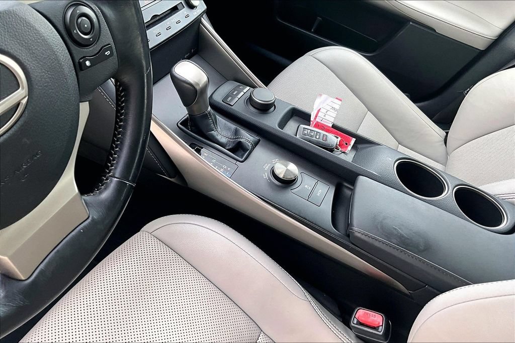 Used 2016 Lexus IS 200t RWD image 18